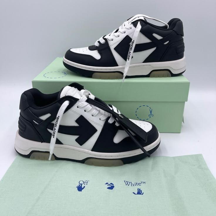 OFF WHITE "PANDA"