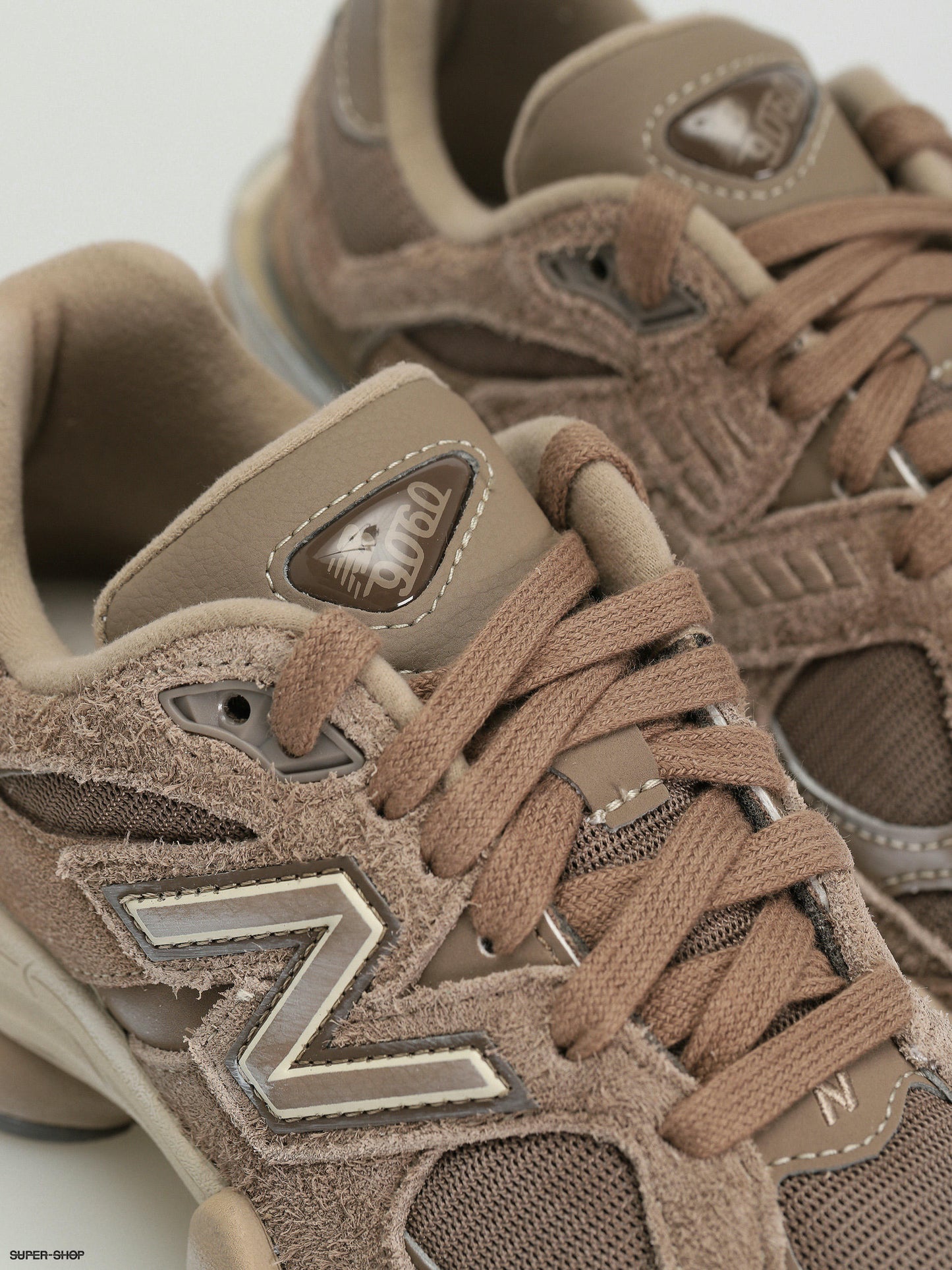 NEW BALANCE 9060 "MUSHROOM TIMBERWOLF"