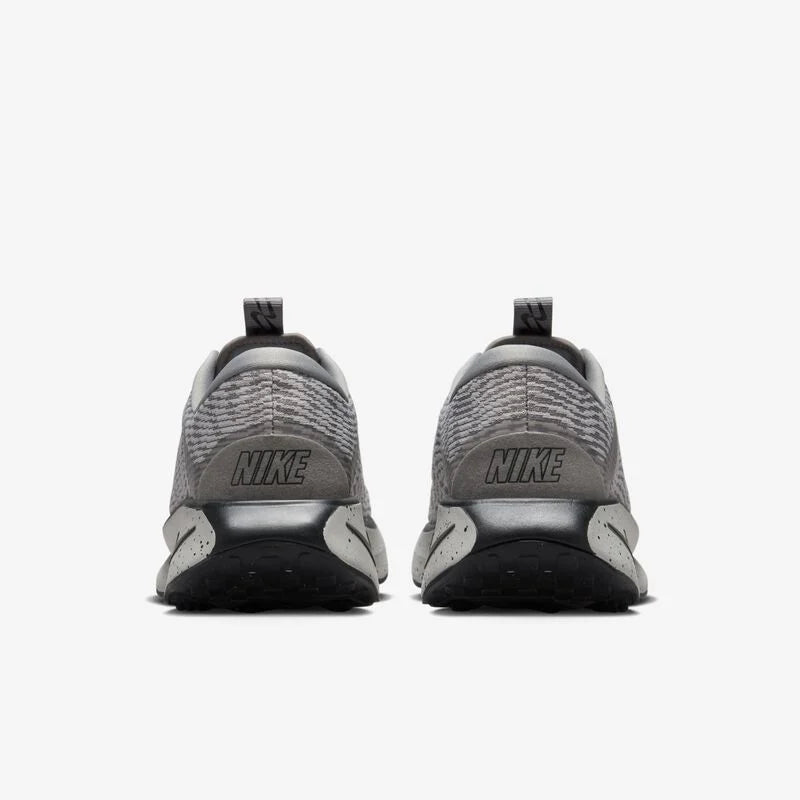 NIKE MOTIVA