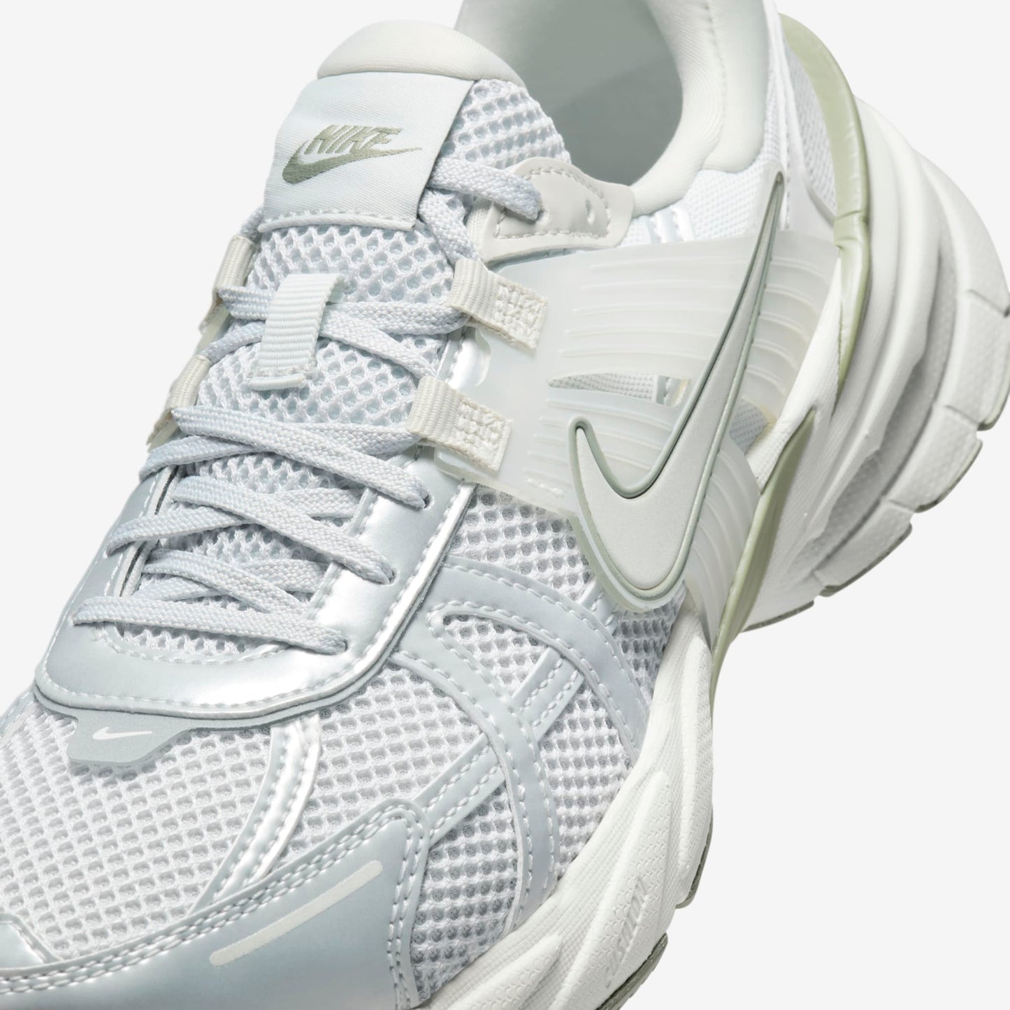 NIKE V2K RUN