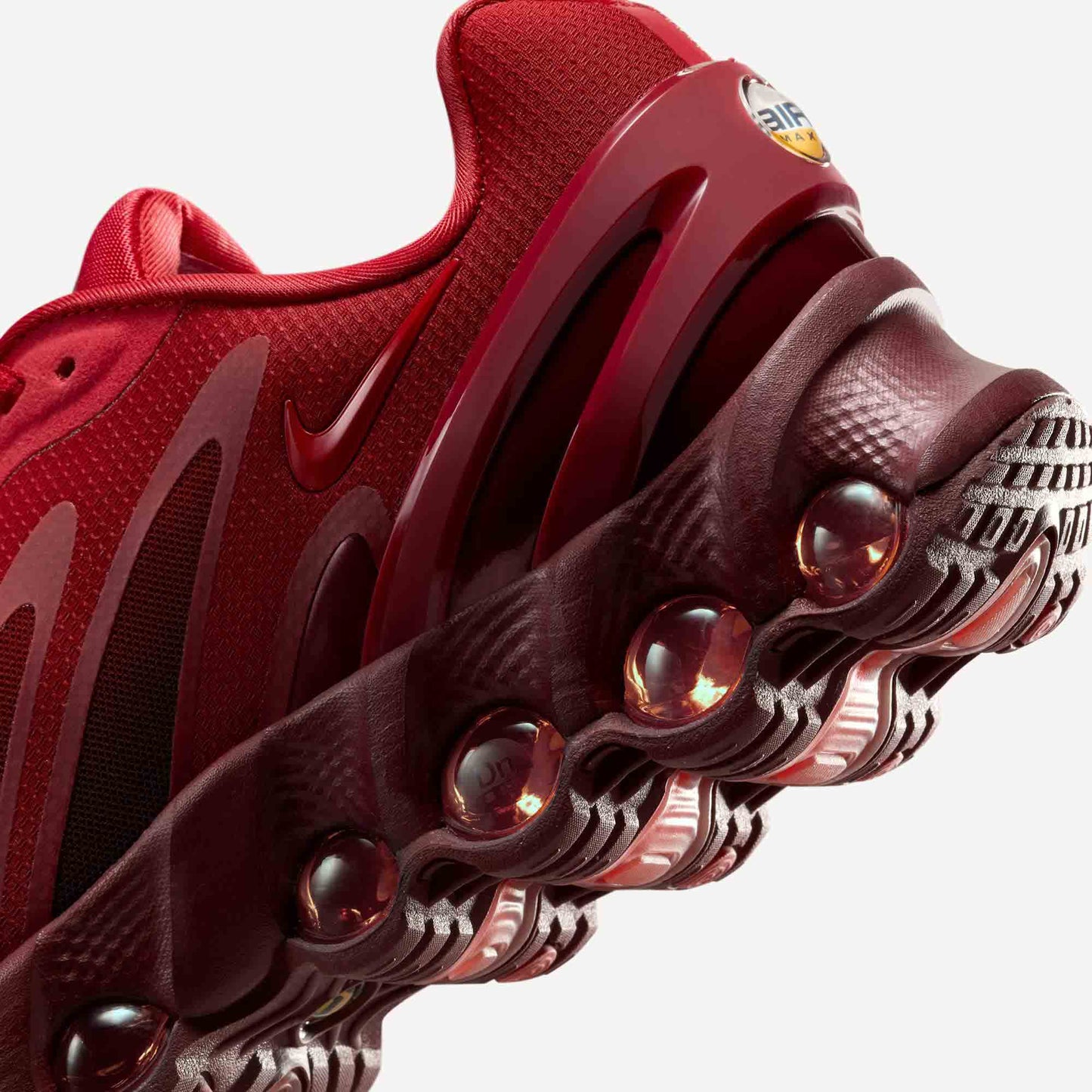 NIKE AIR MAX DN8 "TRIPLE RED"