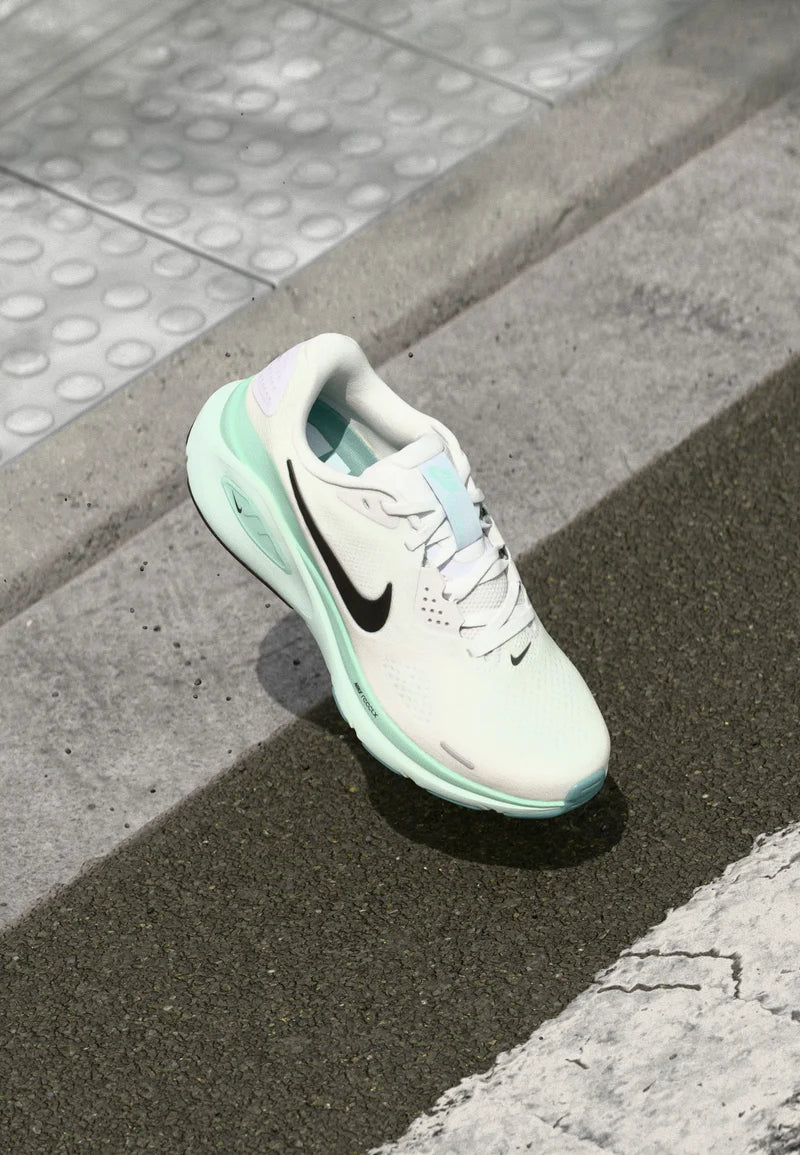 NIKE STRUCTURE 26