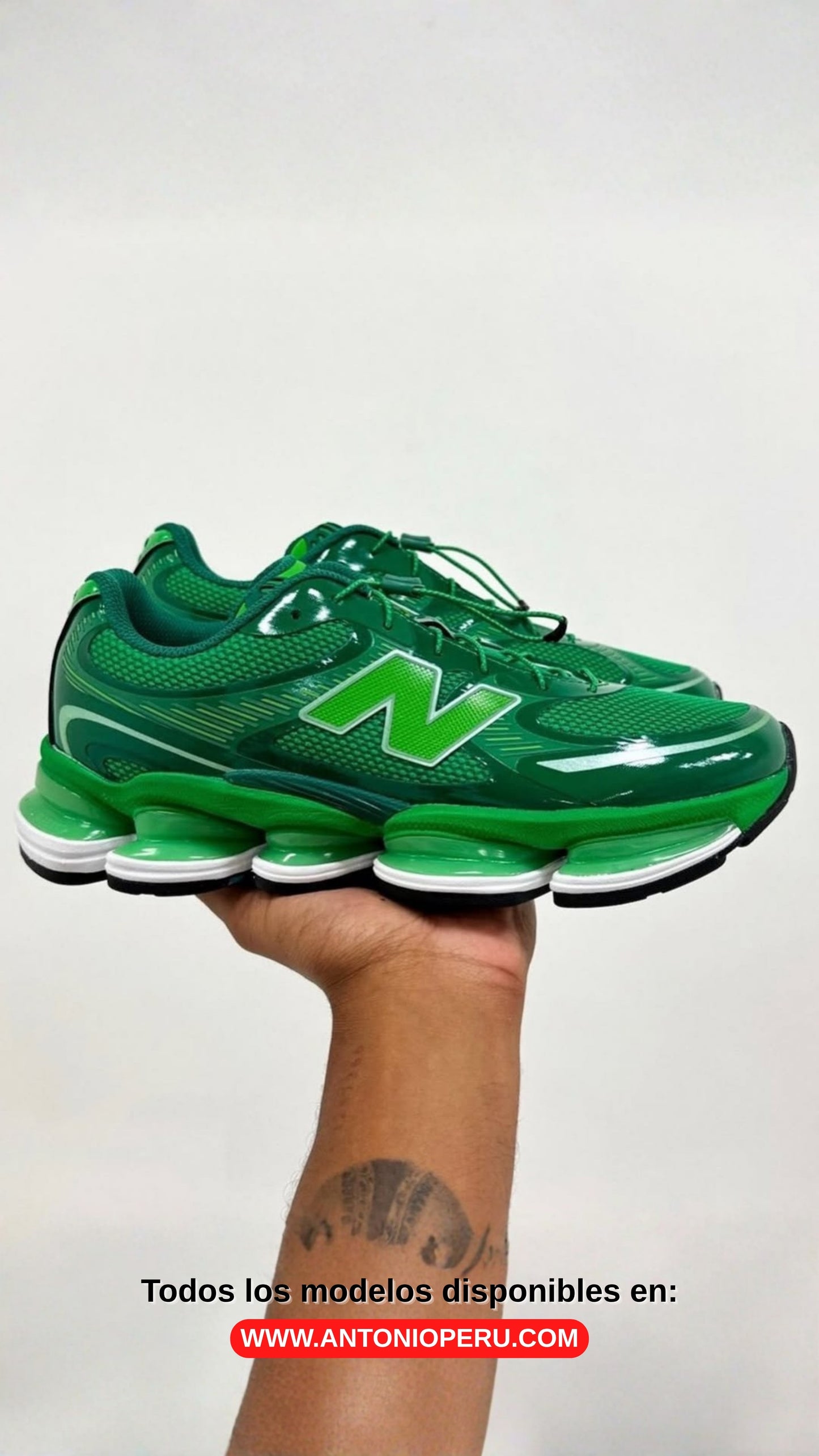 NEW BALANCE 2000