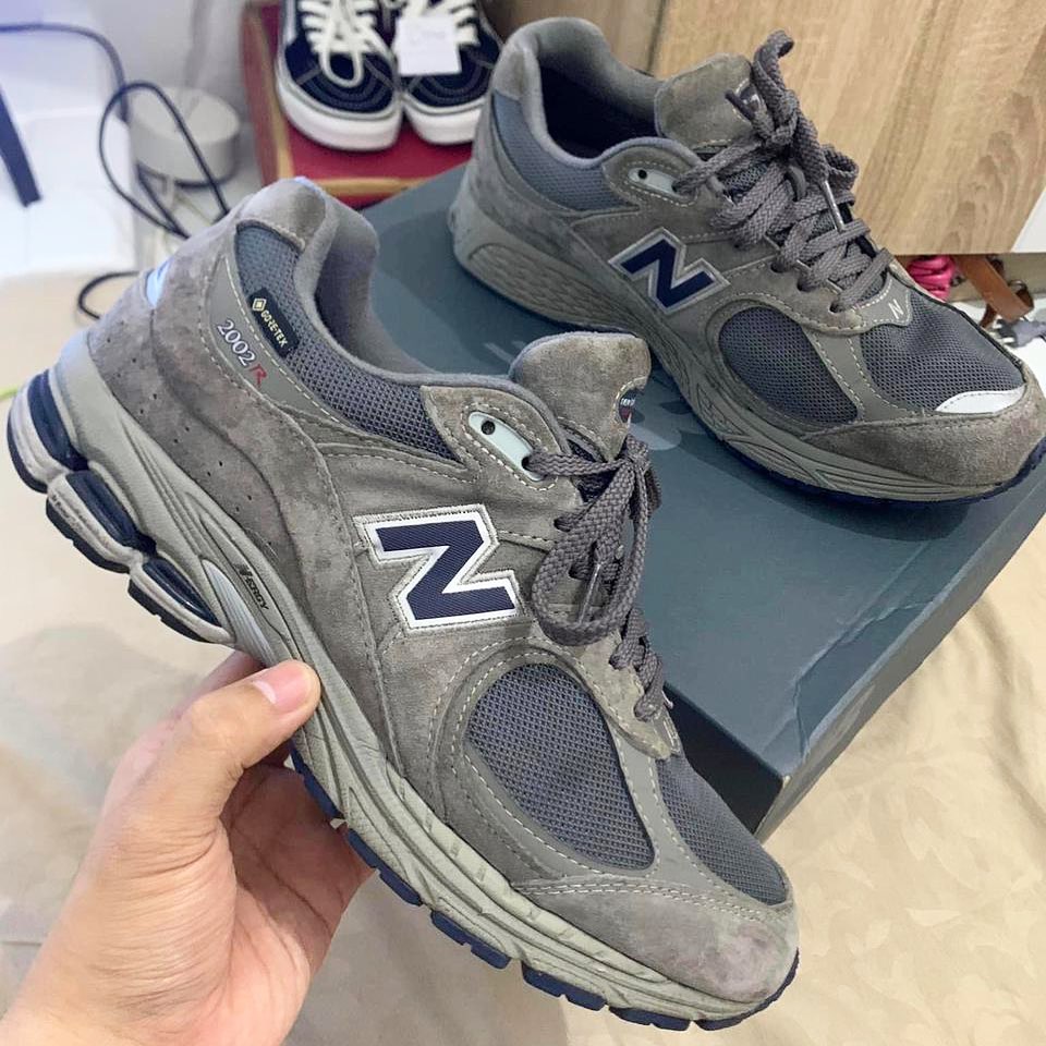 NEW BALANCE 2002