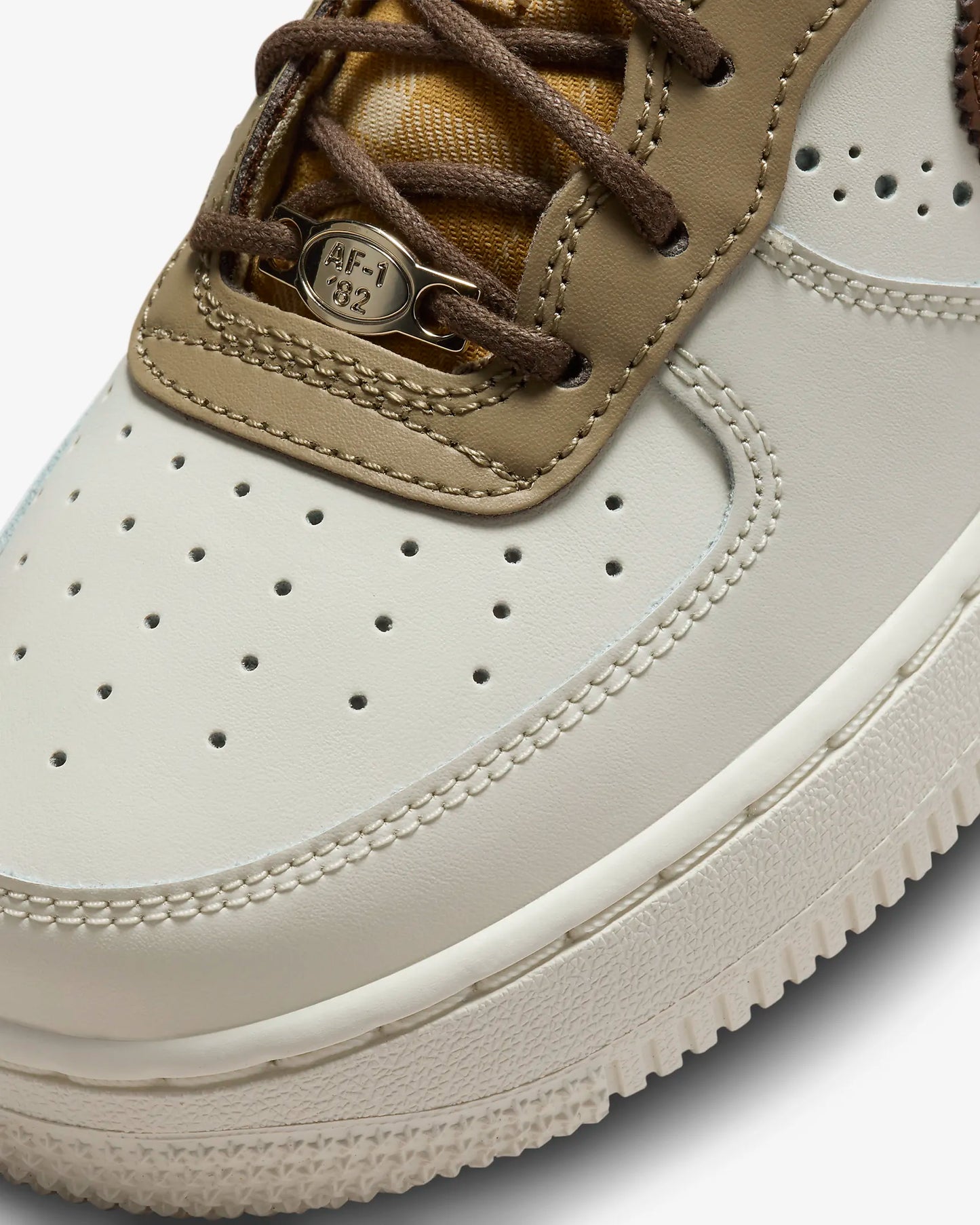 NIKE AIR FORCE 1 2025