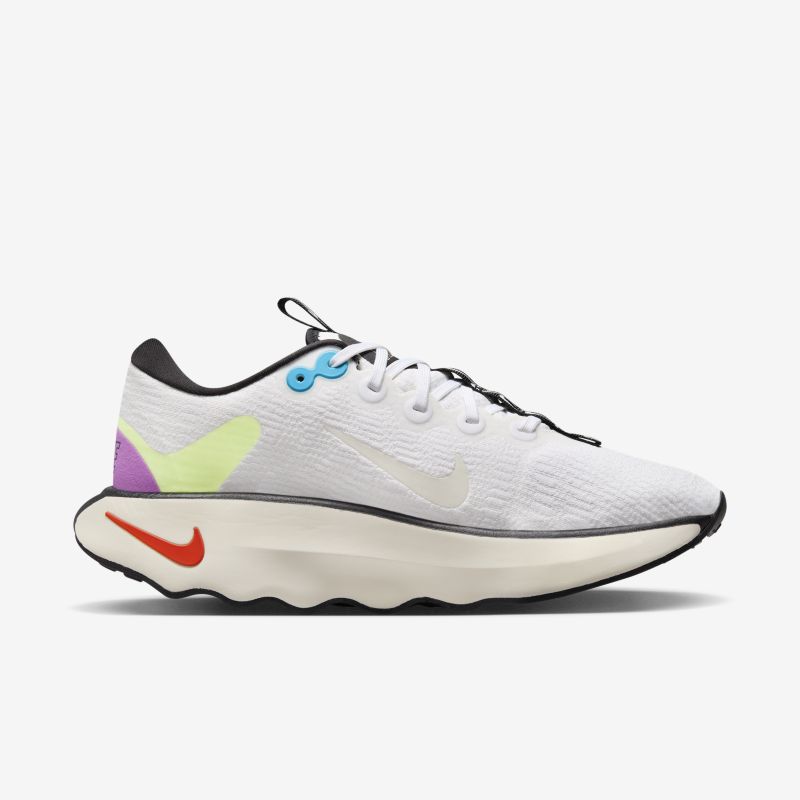 Nike running "MOTIVA"