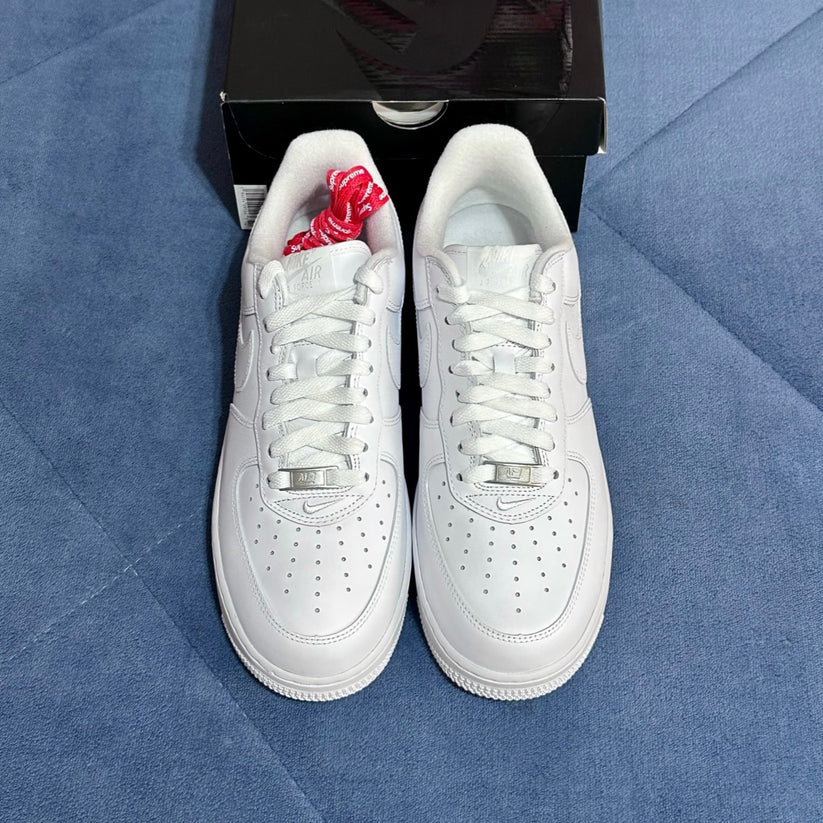 NIKE AIR FORCE 1 x SUPREME