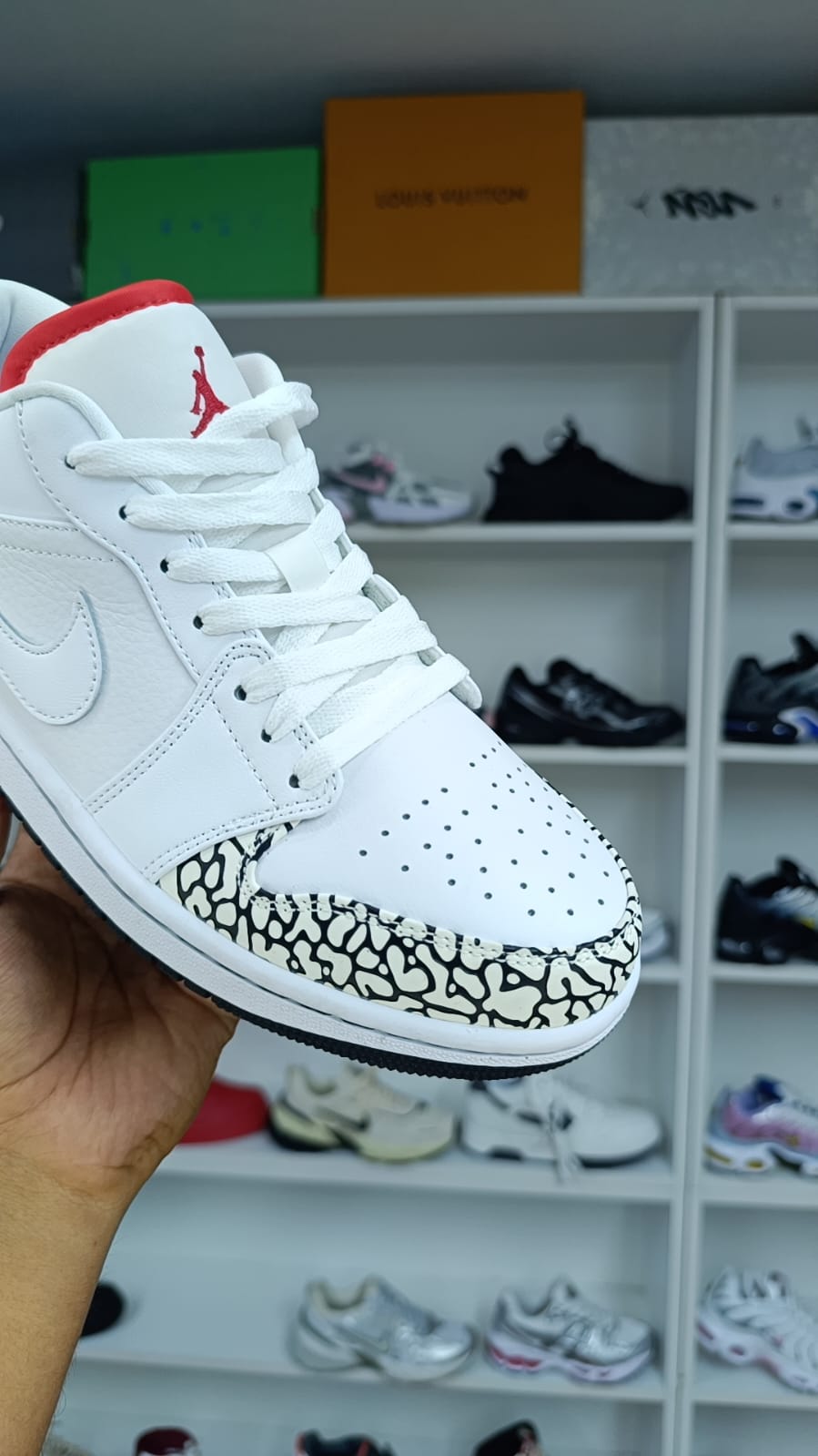 JORDAN 1 LOW "CEMENT GREY"