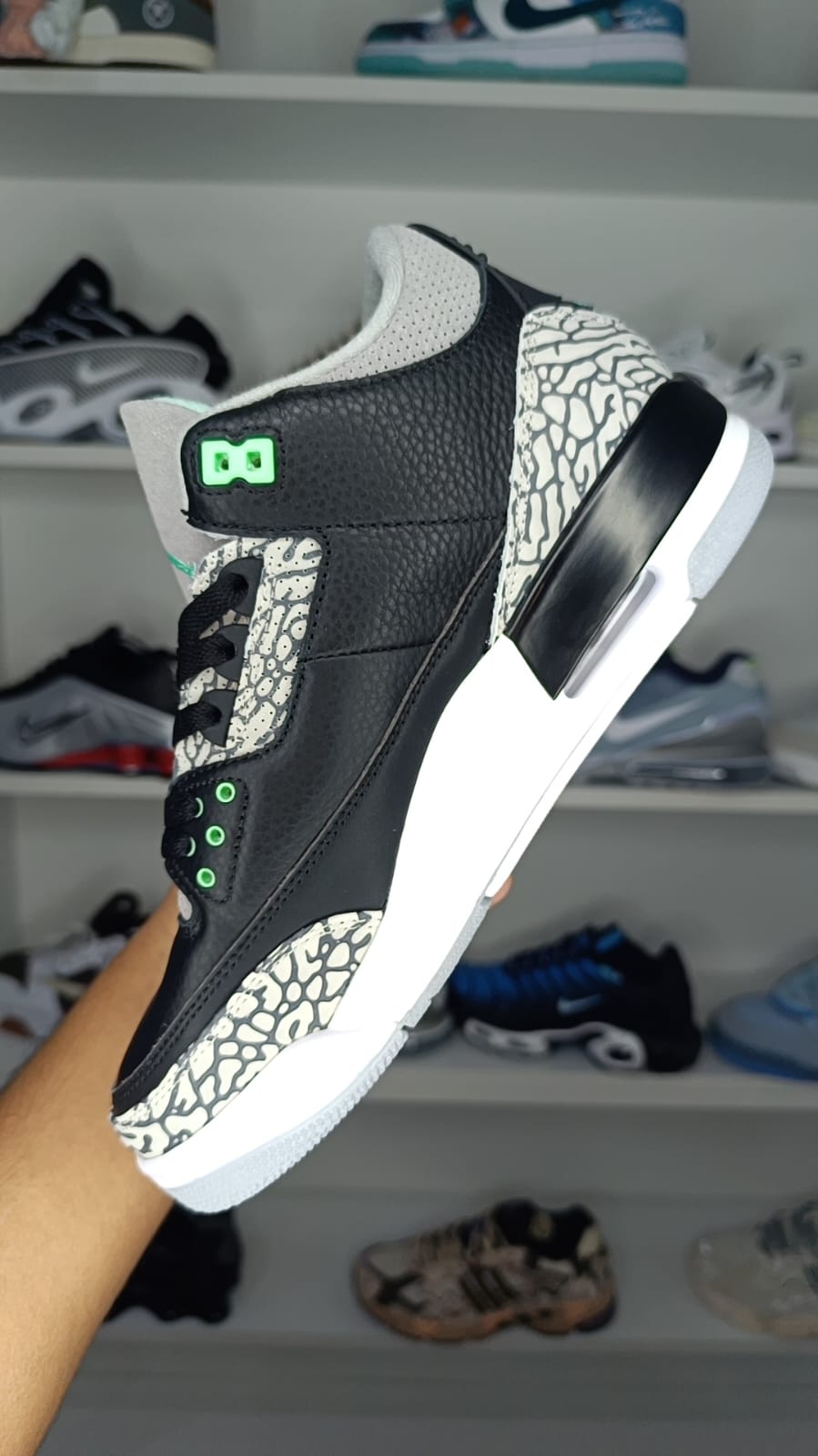 JORDAN 3 RETRO