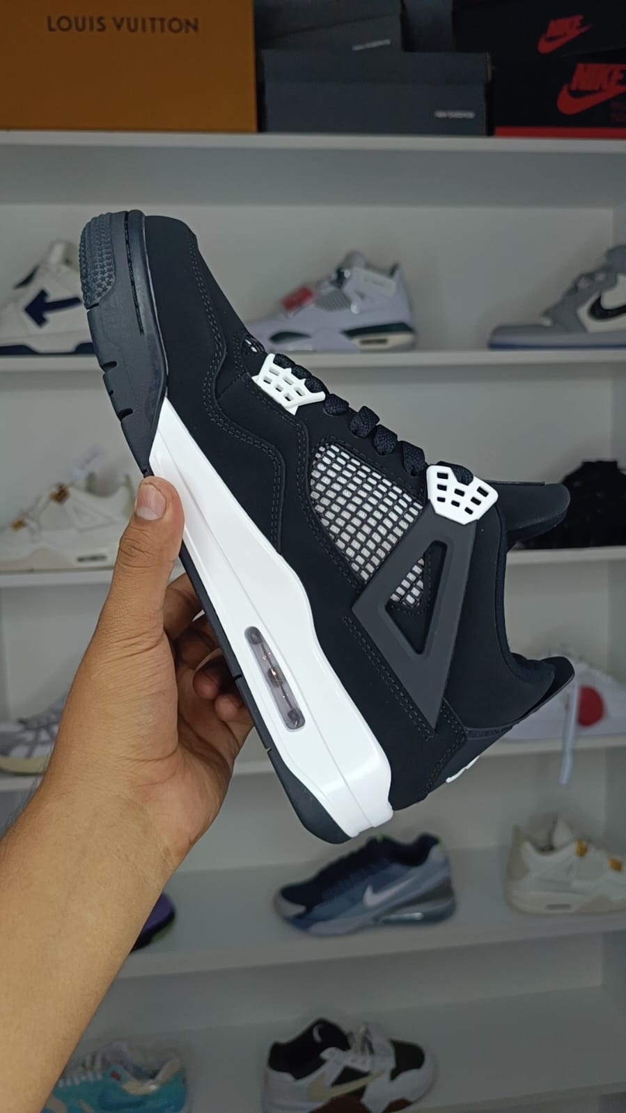 JORDAN 4 RETRO "WHITE THUNDER"