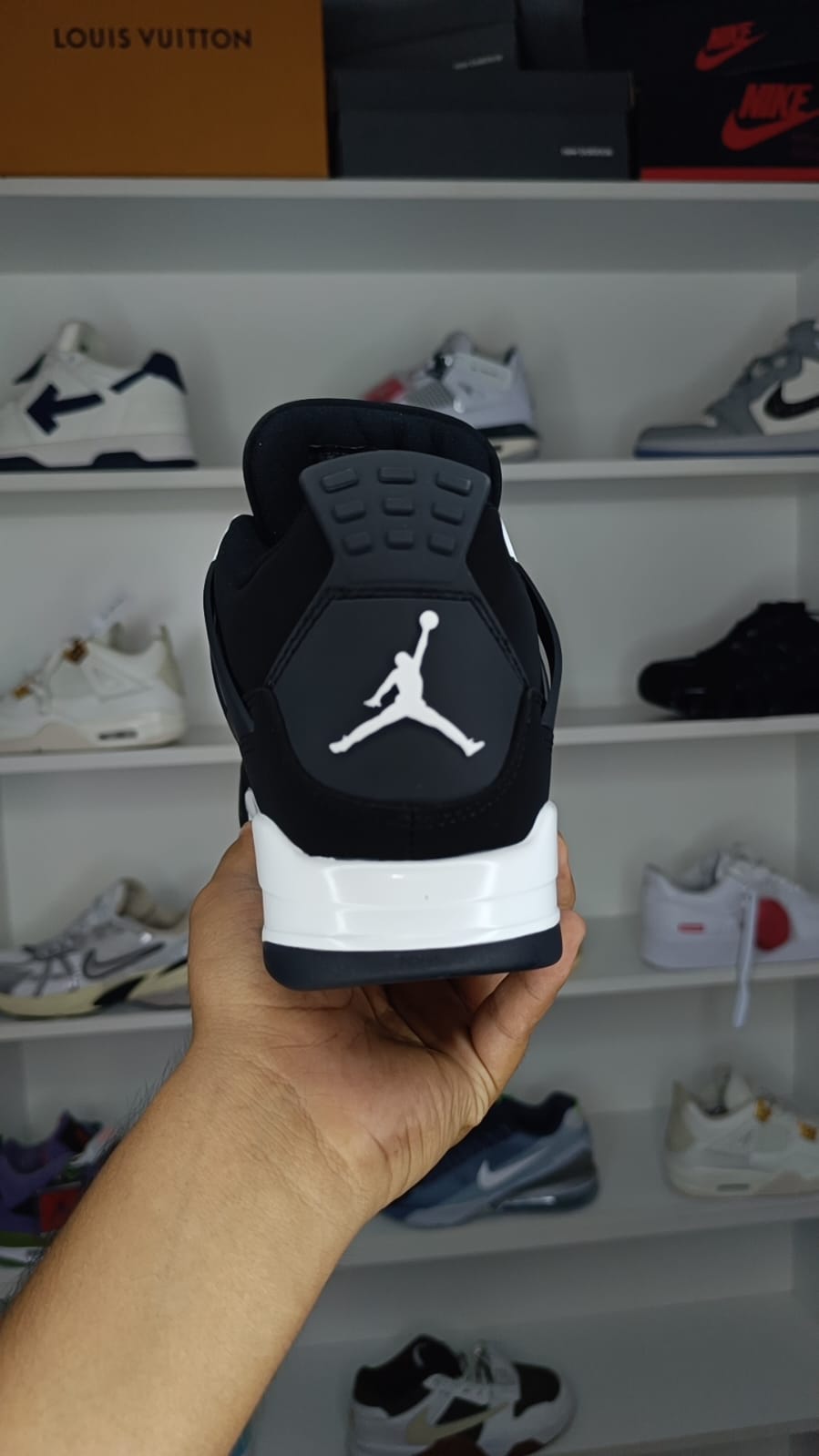 JORDAN 4 RETRO "WHITE THUNDER"