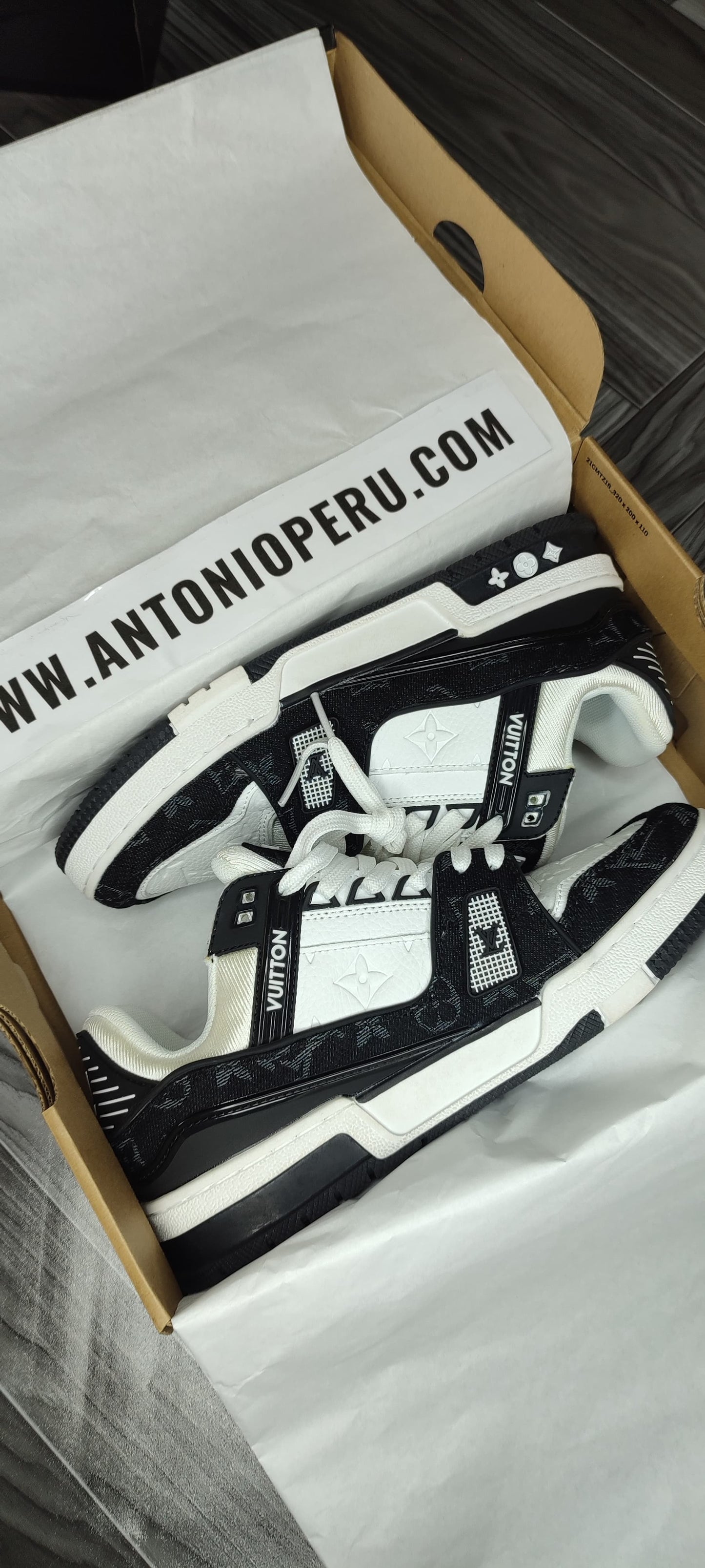 LOUIS VUITTON TRAINNERS "BLACK" PK