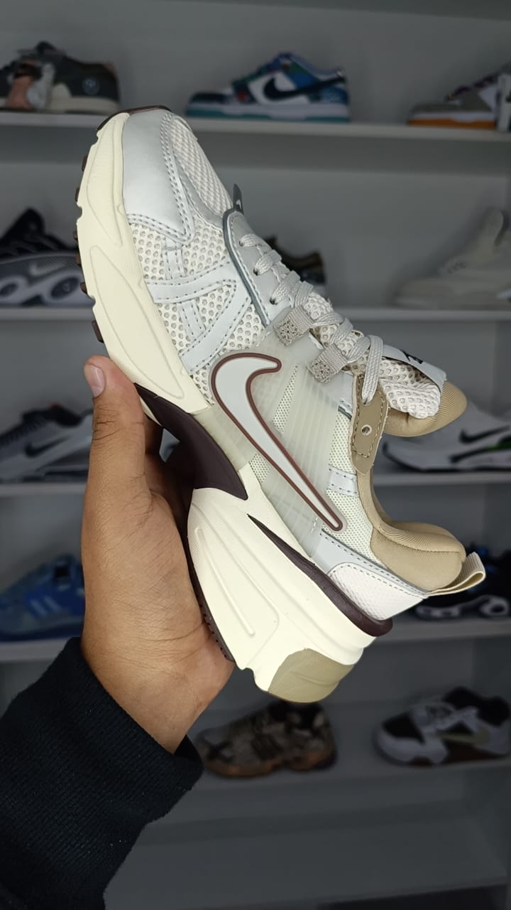 NIKE V2K RUN