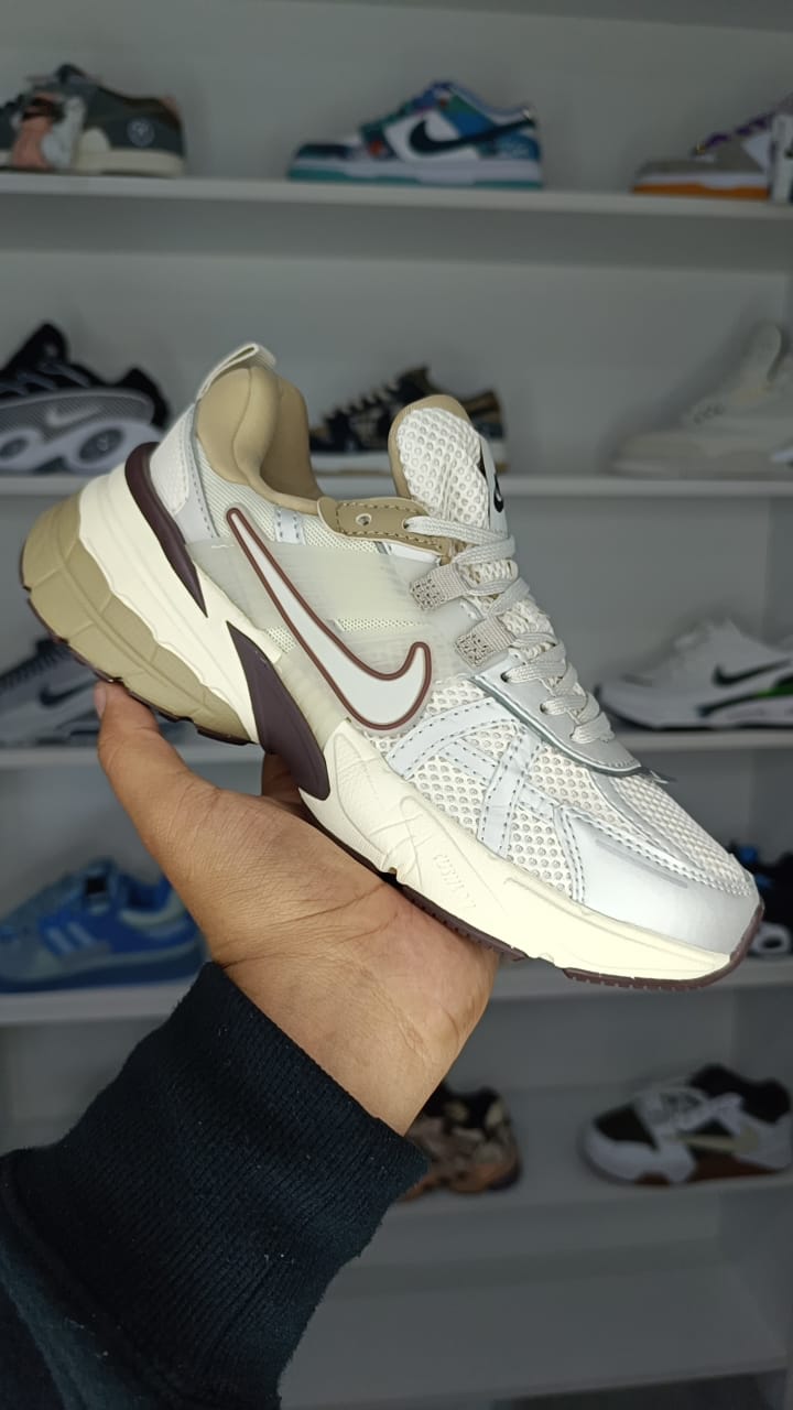 NIKE V2K RUN