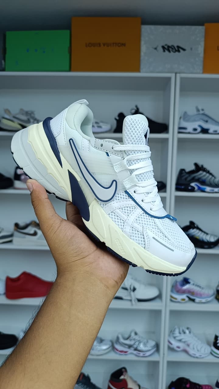 NIKE V2K RUN