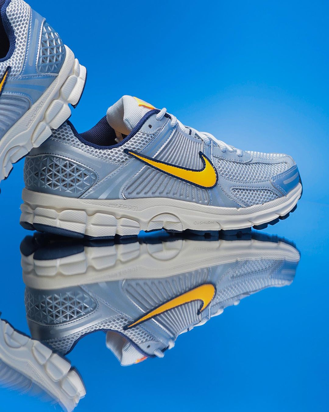 NIKE VOMERO 5
