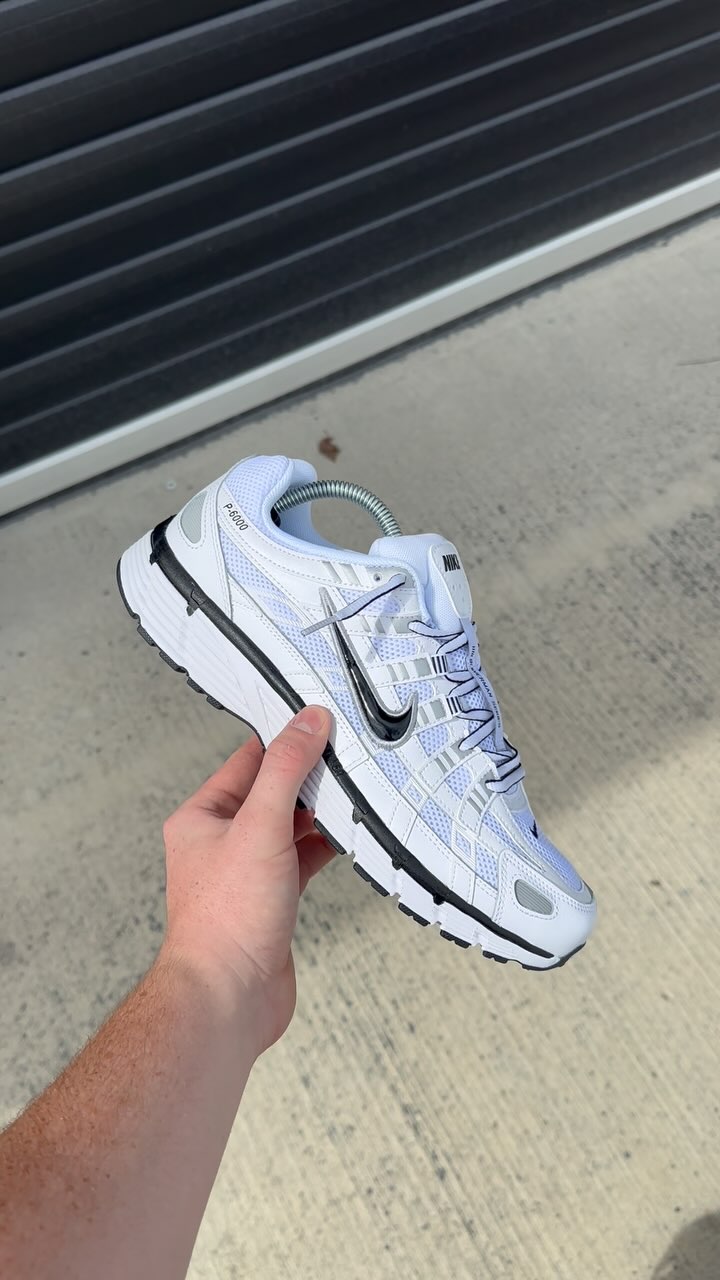 NIKE P6000