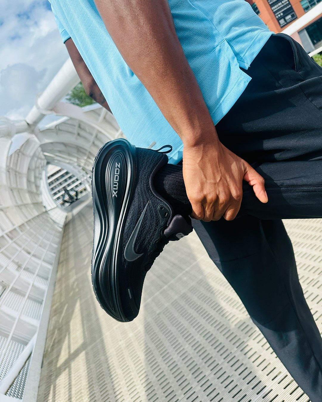 NIKE VOMERO 18 TRIPLE BLACK