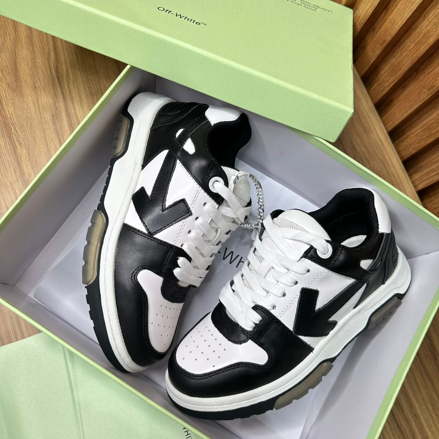 OFF WHITE "PANDA"