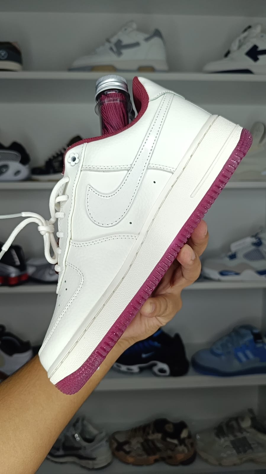 NIKE AIR FORCE 1 "VALENTINE DAYS"