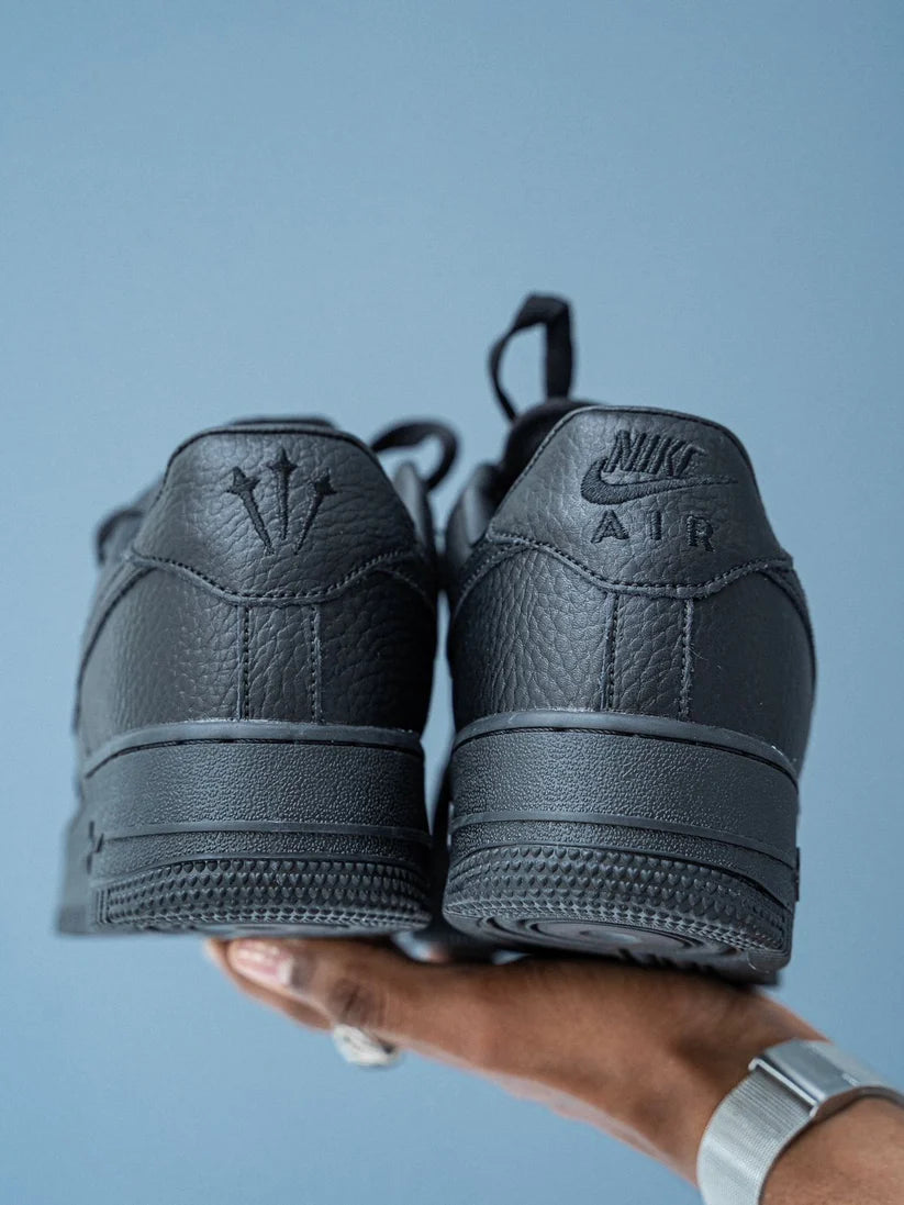NIKE AIR FORCE 1 DRAKE NOCTA "TRIPLE BLACK"