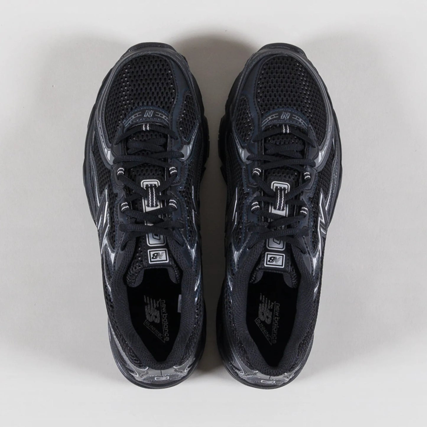 NEW BALANCE 740 BLACK