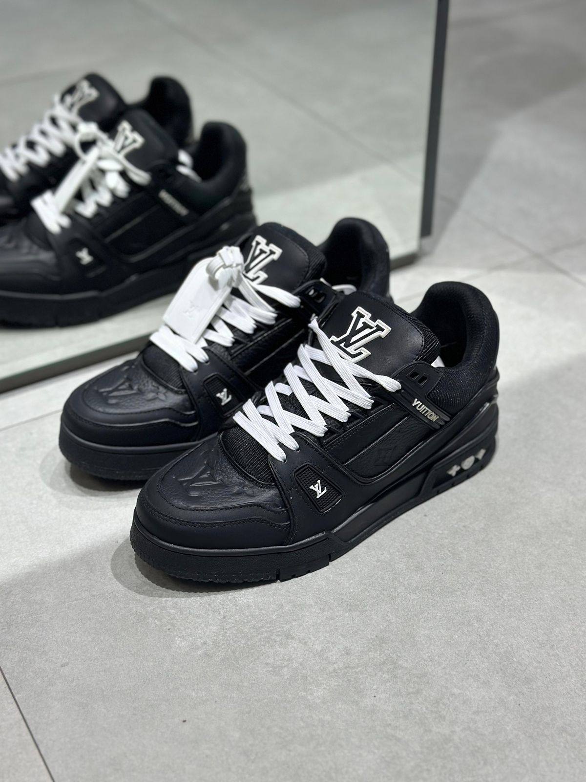 LOUIS VUITTON TRAINNERS "PK"