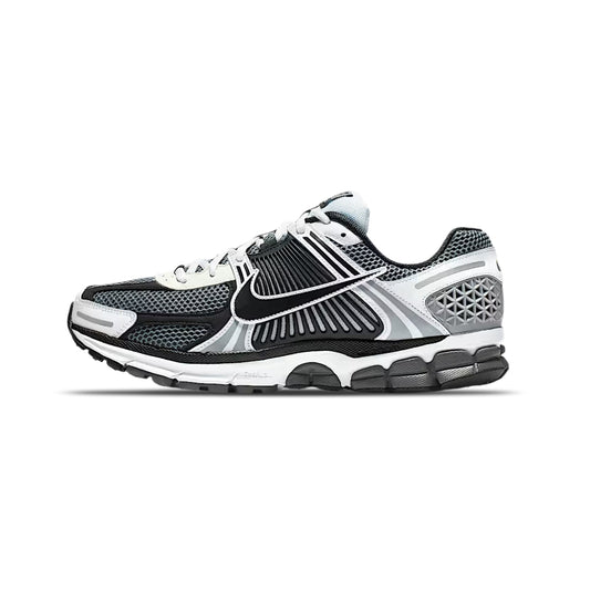NIKE VOMERO 5