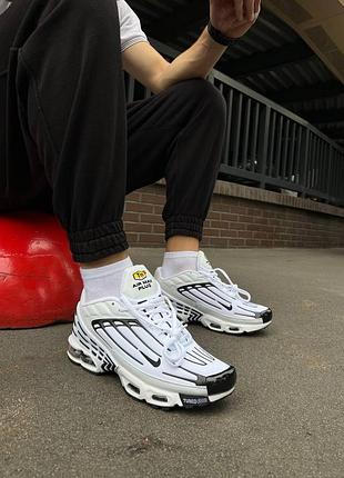 NIKE AIR MAX PLUS 3