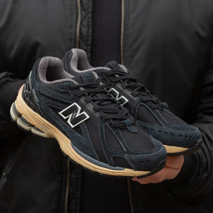 NEW BALANCE 1906R