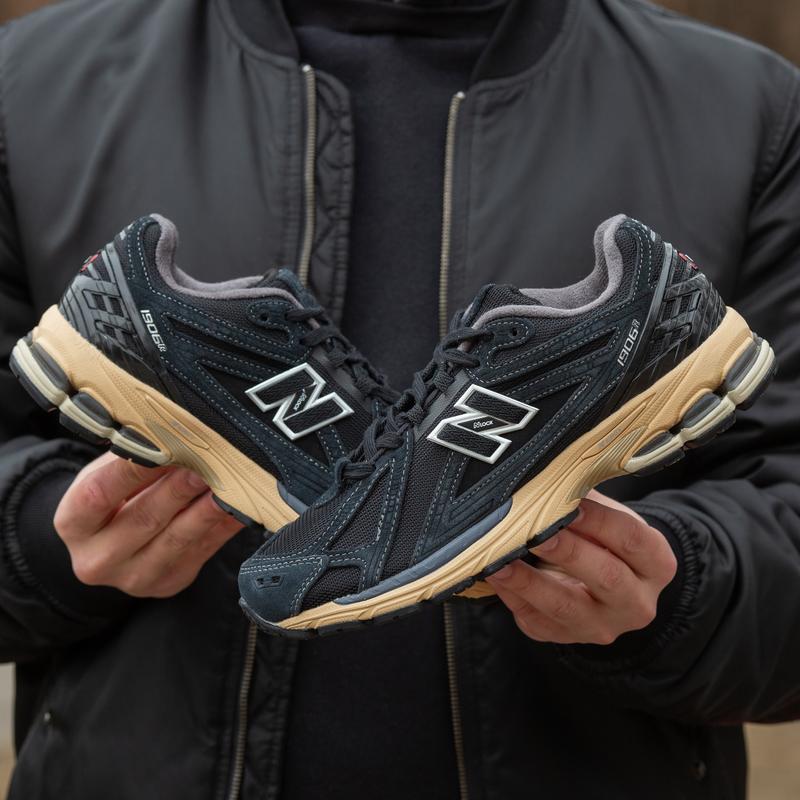 NEW BALANCE 1906R