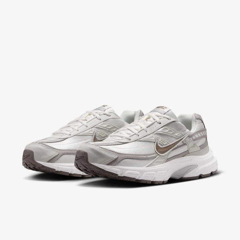 NIKE INIATOR