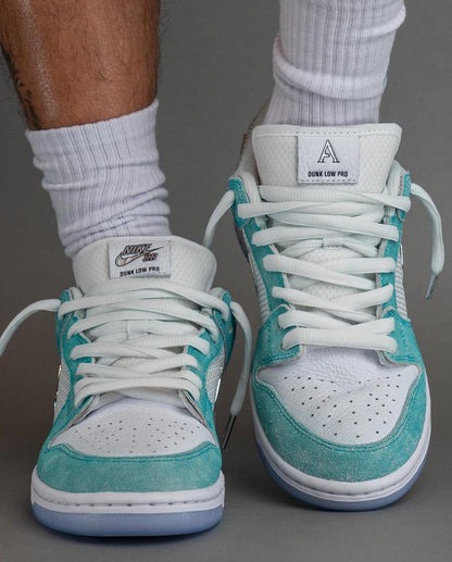 NIKE DUNK LOW "ABRIL"