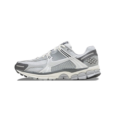 NIKE VOMERO 5 "PURE PLATINUM"