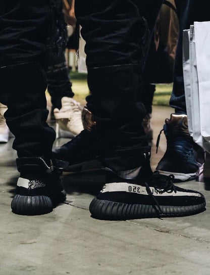 ADIDAS YEZZY 350 "OREO" G5