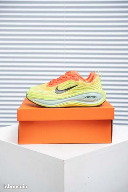 NIKE VOMERO 18 PLUS