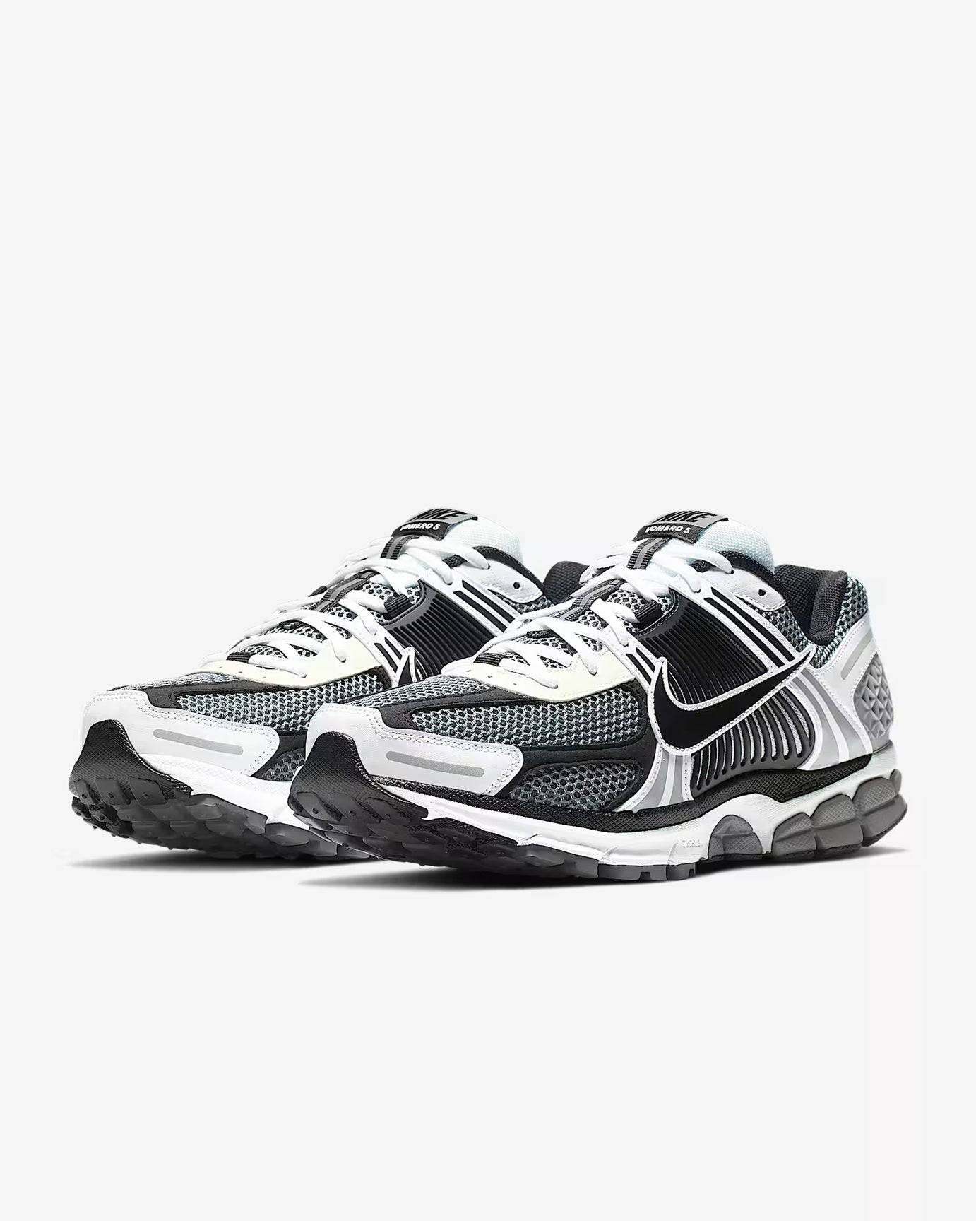 NIKE VOMERO 5