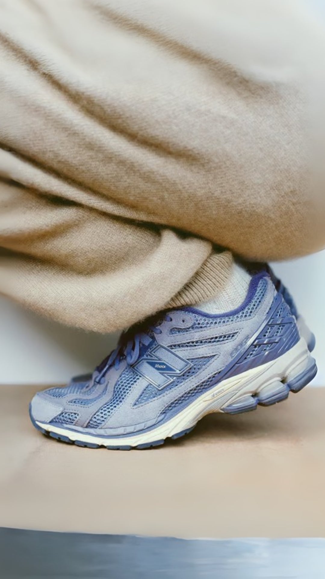 NEW BALANCE 1906R