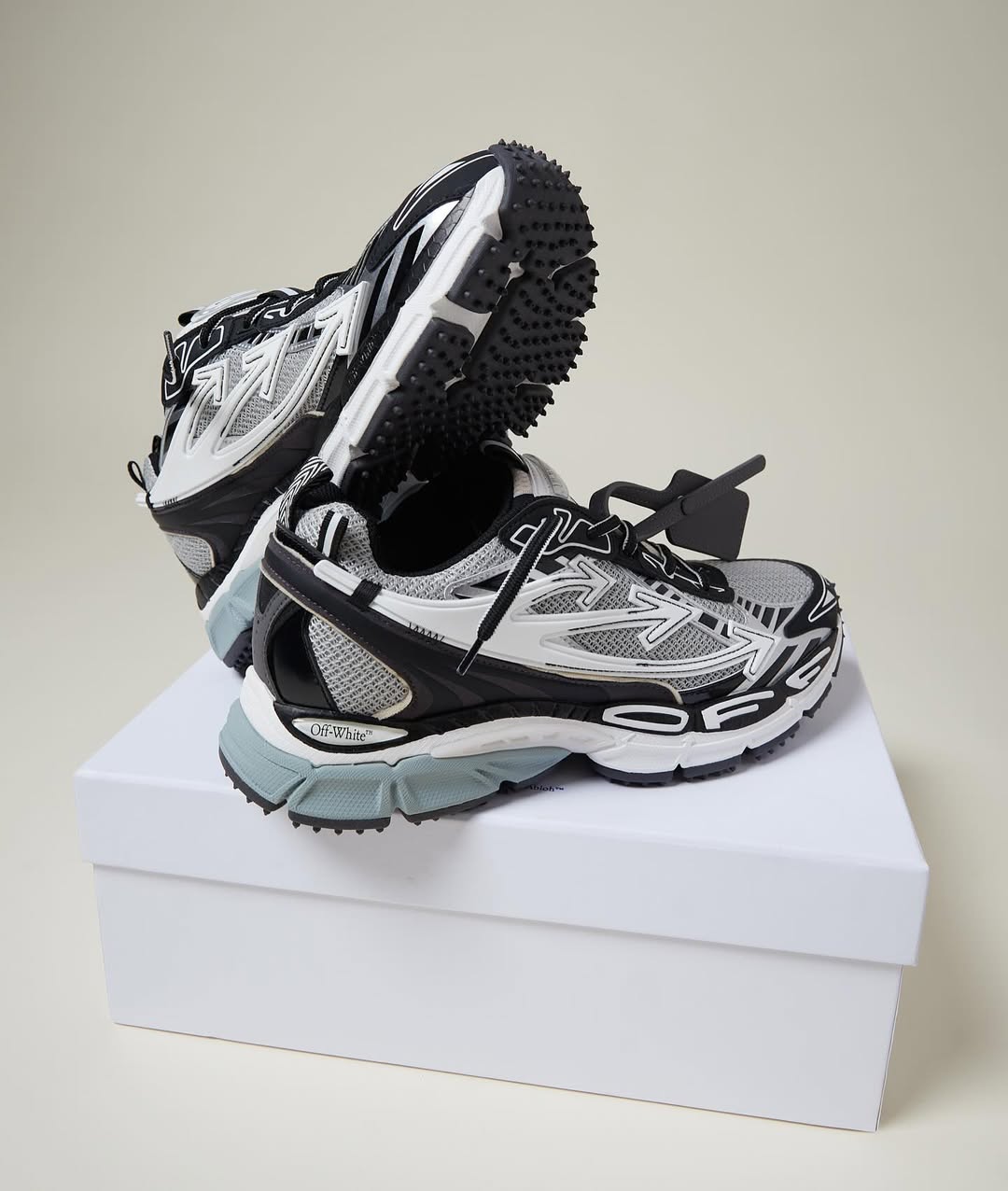 OFF WHITE "BE RIGHT BACK" PK