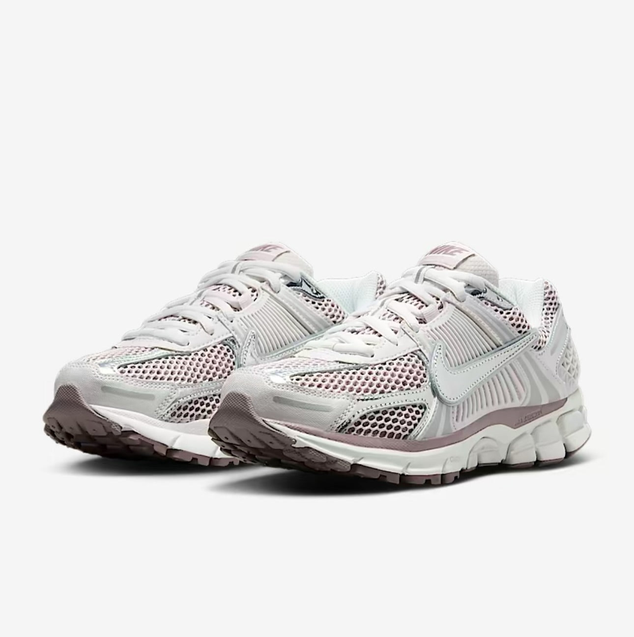 NIKE VOMERO 5