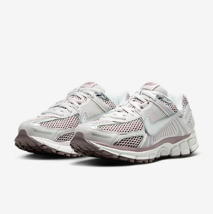 NIKE VOMERO 5