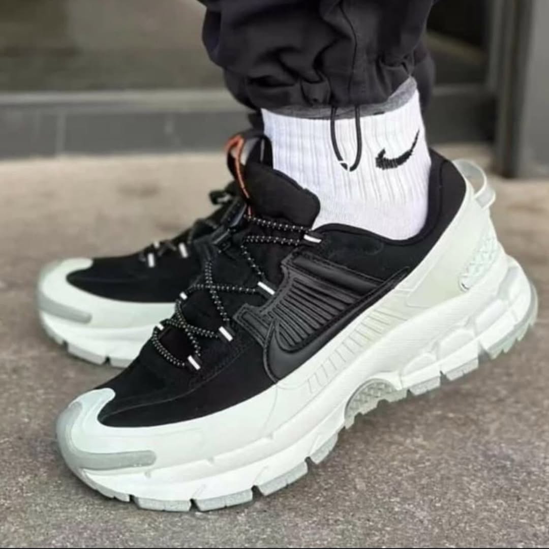 NIKE ZOOM ROAM VOMERO 5