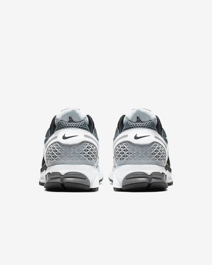 NIKE VOMERO 5