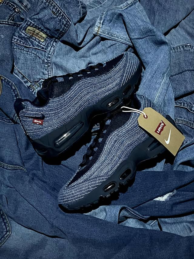 NIKE AIR MAX 95 LEVIS