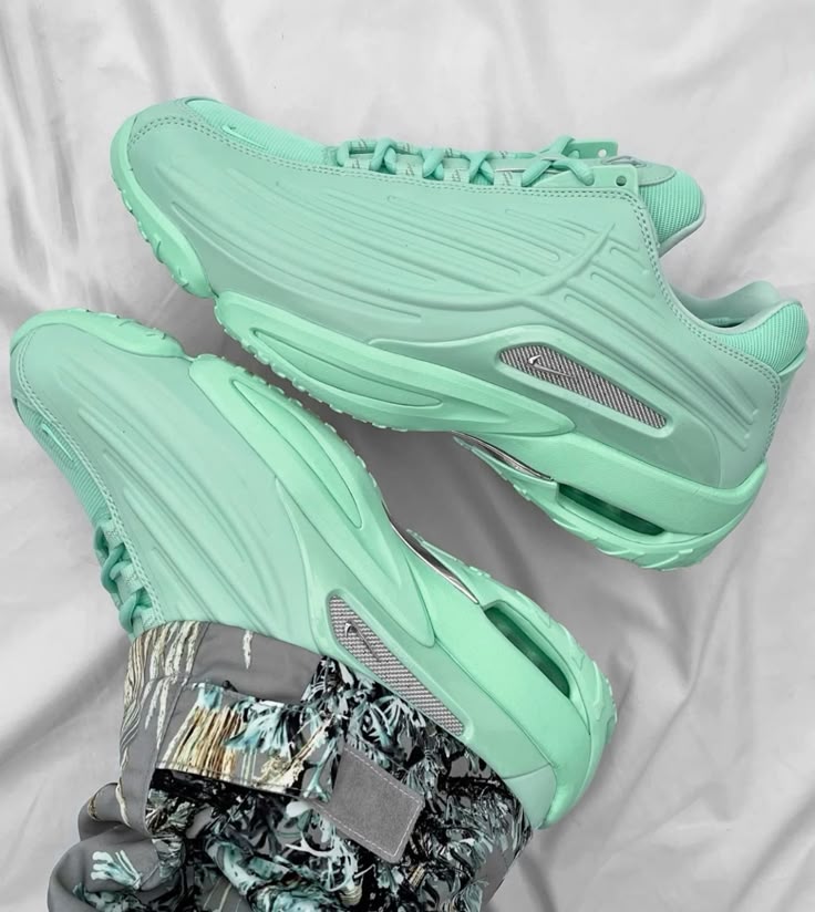 NIKE HOT STEP 2 DRAKE NOCTA