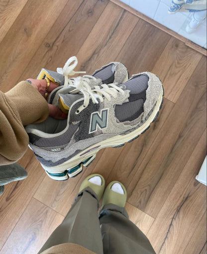 NEW BALANCE 2002RD