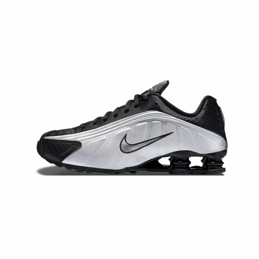 NIKE SHOX R4