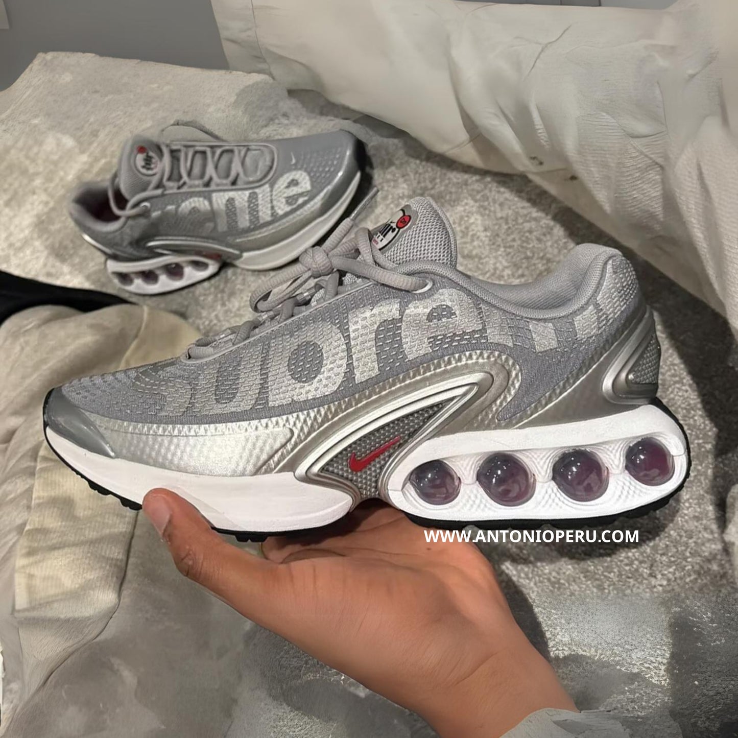 NIKE AIR MAX DN x SUPREME "GRIS"