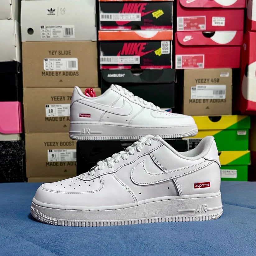 NIKE AIR FORCE 1 x SUPREME