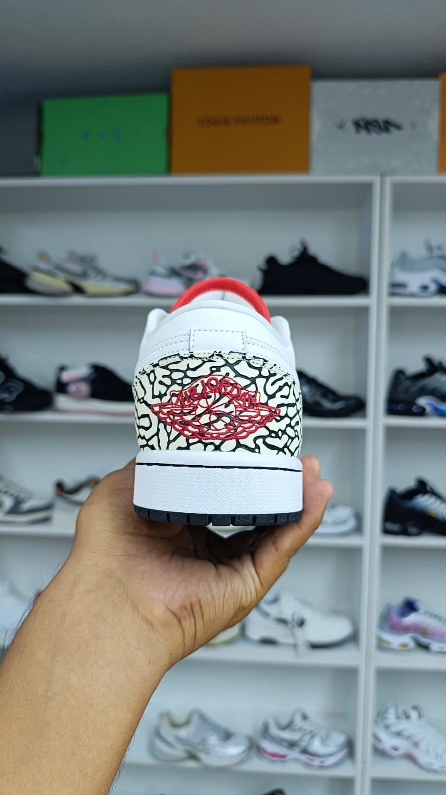 JORDAN 1 LOW "CEMENT GREY"